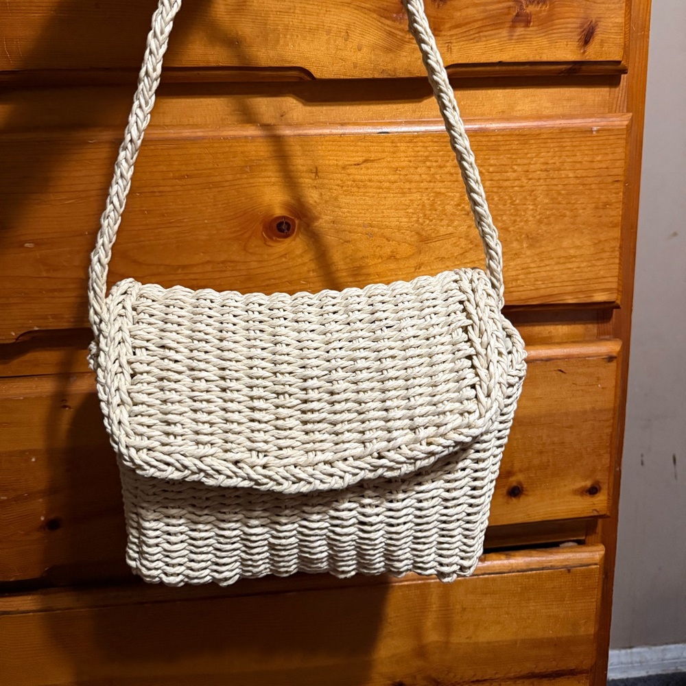 Elegant Cream Woven Shoulder Bag